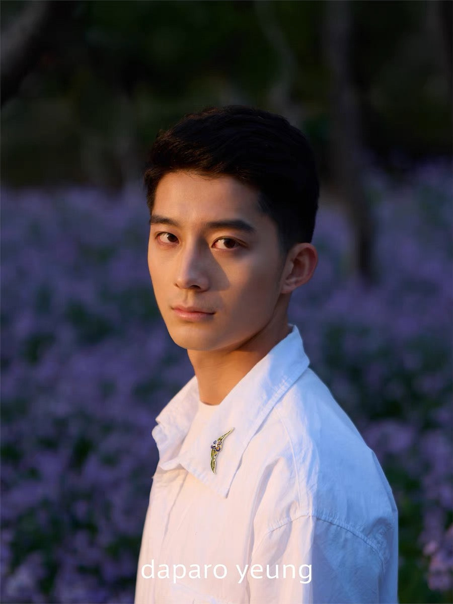 Daparo brooch - Iris ensata ‘Daparo’