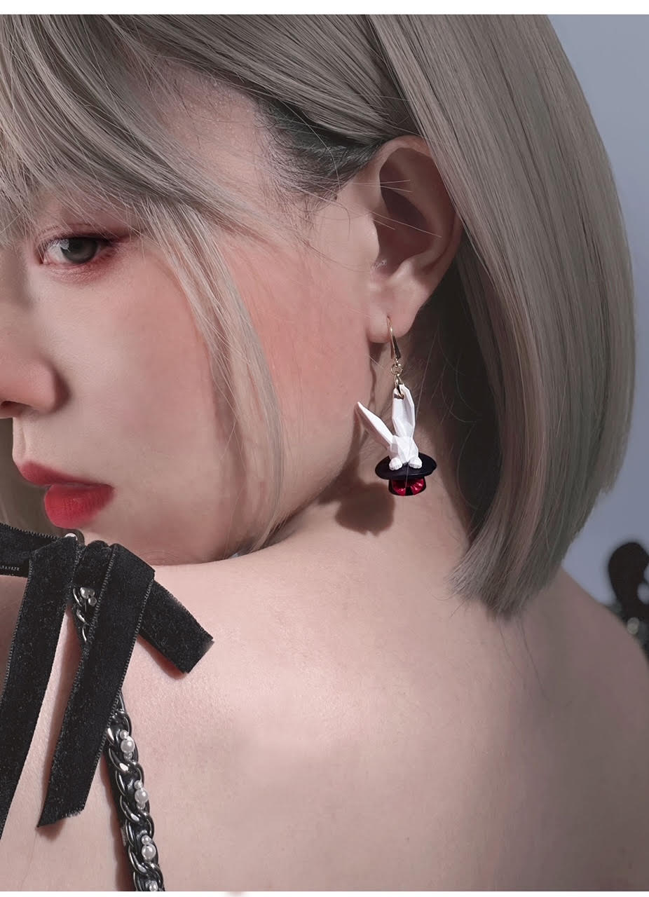 YSOO Magic hat earrings